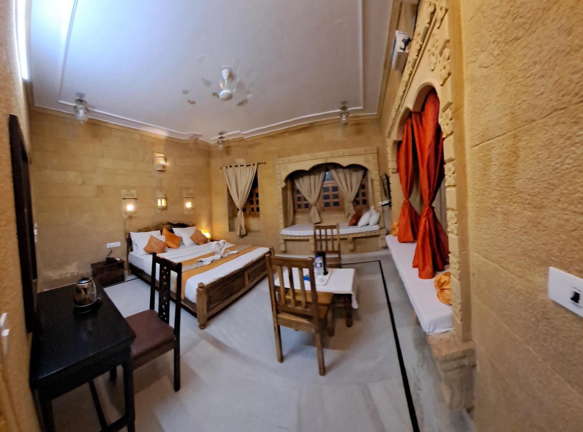 Golden Marigold Hotel Jaisalmer Esterno foto