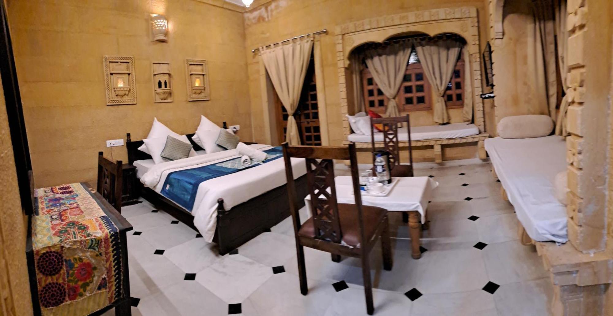 Golden Marigold Hotel Jaisalmer Esterno foto
